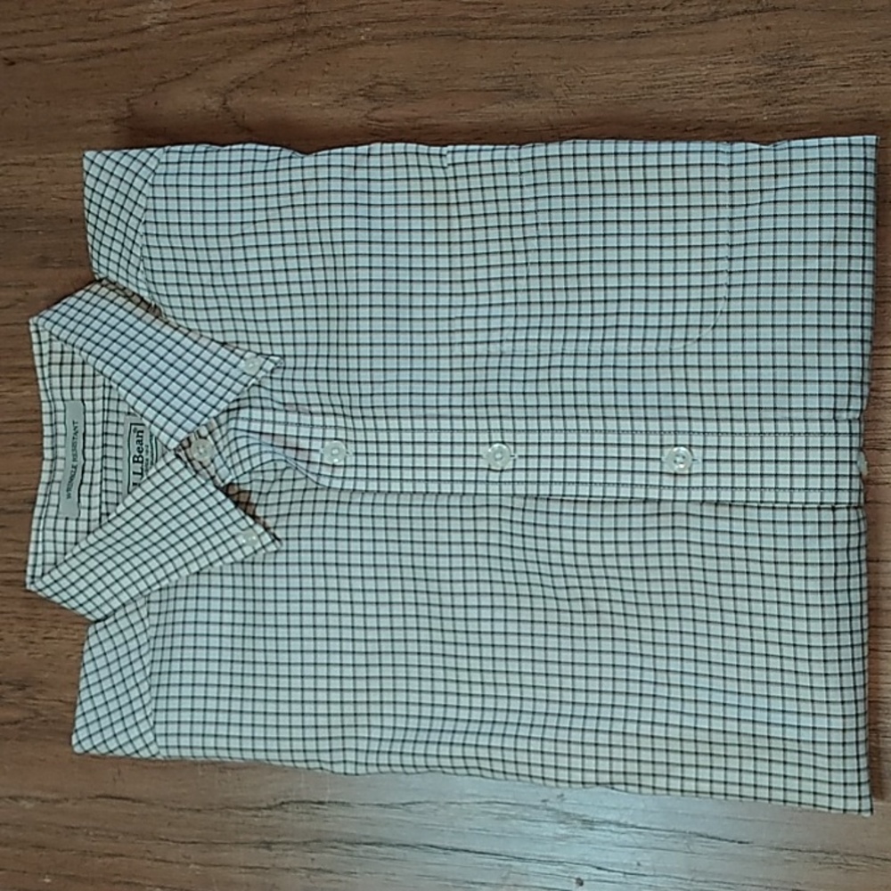 L.L. Bean Men's Med Button Down Shirt EUC